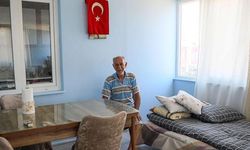 Tahliye edilen dede ve torunları, yeni evlerine taşındı