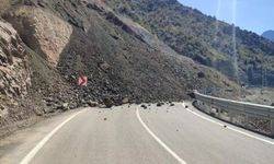 Artvin Yusufeli’nde heyelan: İki kara yolu ulaşıma kapandı