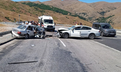 Erzincan-Sivas yolunda feci kaza: 3 ölü, 6 yaralı