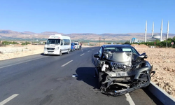 Malatya’da minibüs ile otomobil çarpıştı: 9 yaralı