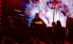 Shaquille O’Neal DJ kabininde coşturdu