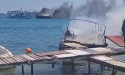 Urla’da tekne yangını: 5 tekne alevlere teslim oldu