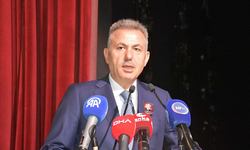 İzmir'de Atatürk anıldı: Vali Elban'dan fedakarlık vurgusu