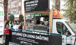 Şehit olan askerler için İstanbul Bahçelievler’de lokma dağıtıldı