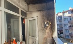 Balkona bırakılan soba külü yangına yol açtı