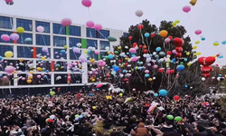 Lösemi tedavisini tamamlayan çocuklar için balon şöleni