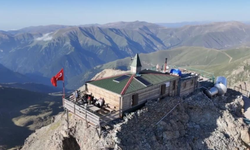 Kırklar Dağı Mescidi alevlere teslim oldu