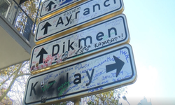 Ankara’da ‘Kızılay’ tabelası gençlerin sosyal medya akımına döndü