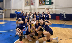 Kütahya Belediyespor Genç Kız Voleybol Takımı namağlup şampiyon oldu