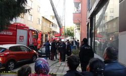 Tuzla'da çatıda çıkan yangın  paniğe sebep oldu