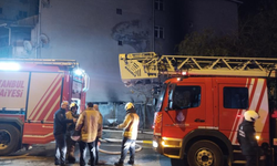 Sultanbeyli’de boya kaporta dükkanında yangın: 4 araç küle döndü