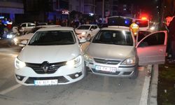 Takip sırasında Emniyet Müdürü Yardımcısının aracına çarptı