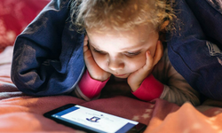 'Ekranla büyüyen çocuklarda dil ve dikkat sorunları artıyor'