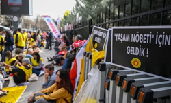 Eğitimcilerden MEB önünde şiddet protestosu