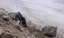 Ağrı Dağı’nda heyelan: Dağcılar kaya parçalarından son anda kurtuldu
