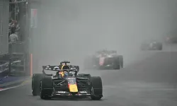 Singapur sprintinde zirve Max Verstappen’in