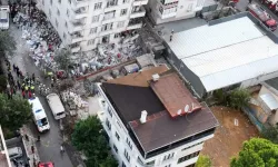 Maltepe'de 7 katlı binanın 3 katı çöktü: 6 kişi aranıyor