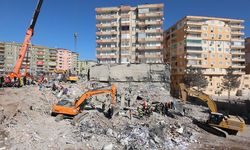 77 kişinin öldüğü Serin-2 Apartmanı davasında 3 belediye çalışanına hapis istemi
