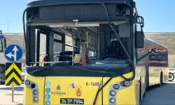 Sultangazi'de İETT otobüsü duvara çarptı: 4 yaralı