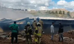 Tuzla'da 32 kişinin kaldığı konteynerlerde yangın