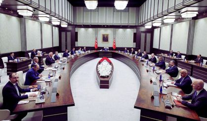Cumhurbaşkanlığı kabinesi toplandı: Gündemde terör, enflasyon ve dış politika var