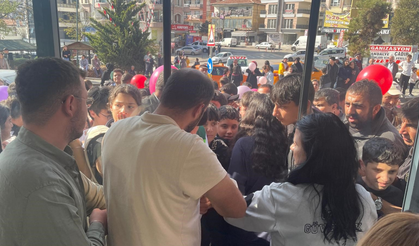 Vatandaşlar 1 liralık döner ve ayran için akın etti