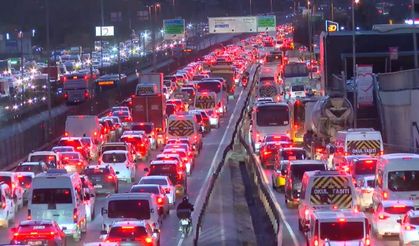 İstanbul’da trafik yoğunluğu akşam saatlerinde yüzde 90’a çıktı