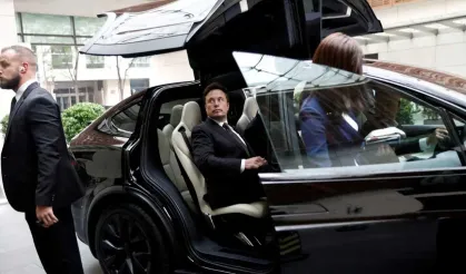 Elon Musk’ın siyasi çıkışları Tesla hisselerini baskılıyor