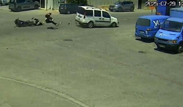 Hafif ticari araç ile motosiklet kazası can aldı