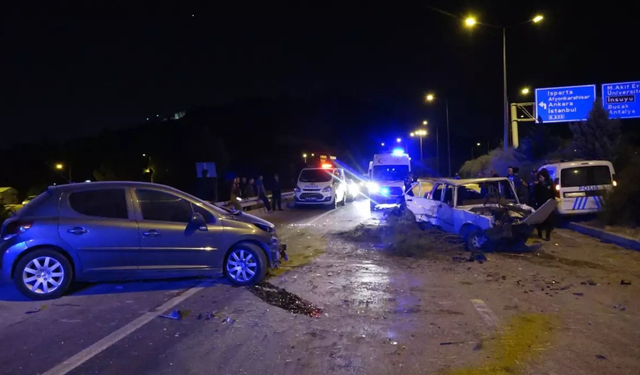 Burdur’da polisten kaçan sürücü dehşet saçtı: 10 yaralı