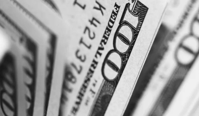 Dolar ve Euro yeni haftaya yatay seyirle başladı