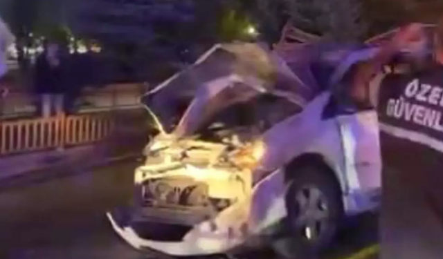 Erzurum’da cip bariyerlere çarptı: 4 yaralı