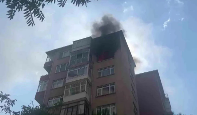 Kadıköy’de 11 katlı binada yangın