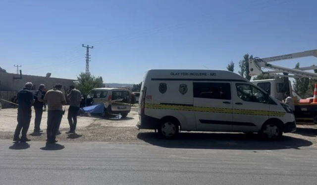 Kayseri'de araç park etmeye çalışırken 1,5 yaşındaki Umay'a çarptı