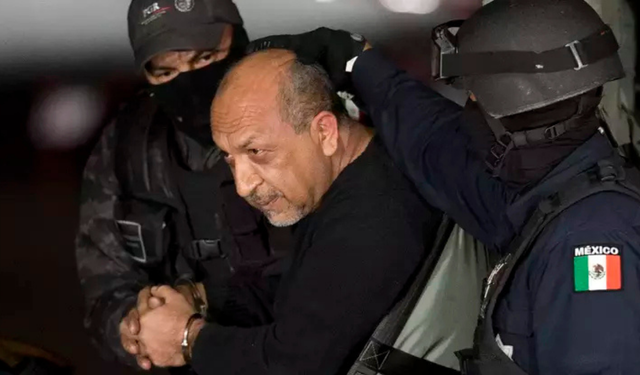 Meksika 26 üst düzey kartal üyesini ABD'ye iade etti