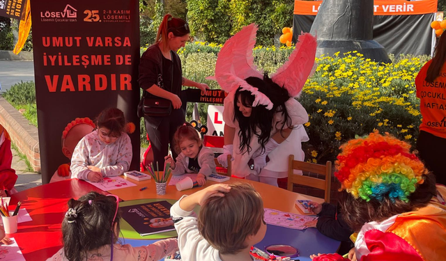 LÖSEV Kadıköy'de şenlikle farkındalık yarattı