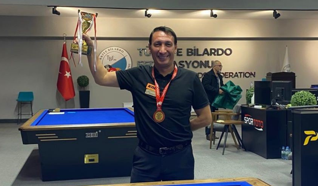 Düzceli Ahmet Köseoğlu, 3 bant bilardo Türkiye şampiyonu oldu