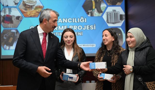 Edirne’de süt ineklerinde hastalıkla mücadele güçleniyor: 52 üreticiye mastitis cihazı verildi