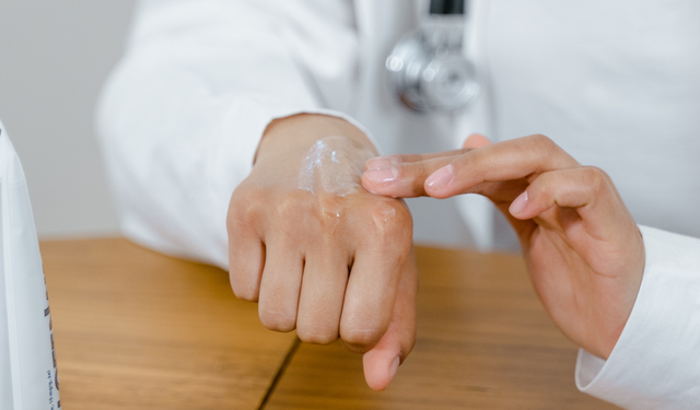 Egzama hastalarına kış öncesi kritik öneriler: Cilt kuruluğuna dikkat!