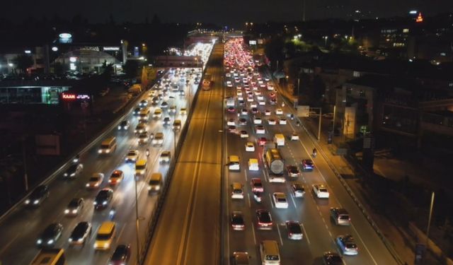 İstanbul'da akşam saati çilesi: Yoğunluk yüzde 85'i gördü