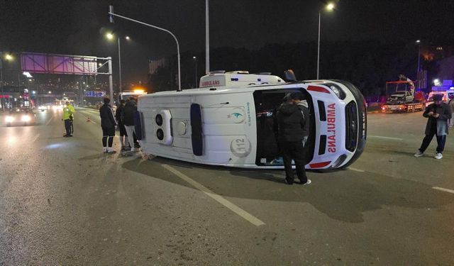 Karabük’te ambulans kazası: 3 sağlık çalışanı yaralandı