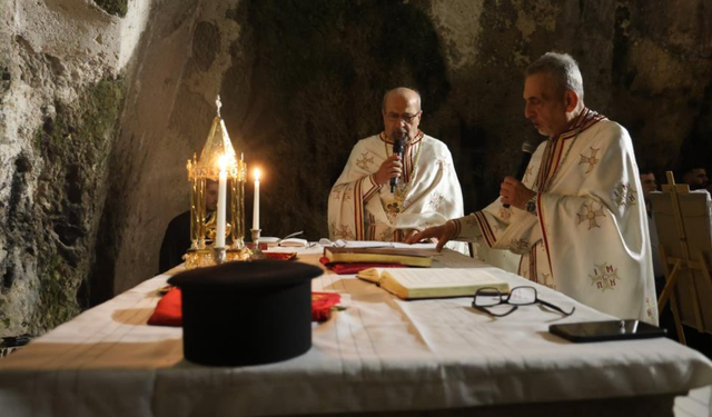 Dünyanın ilk mağara kilisesinde Noel ayini düzenlendi