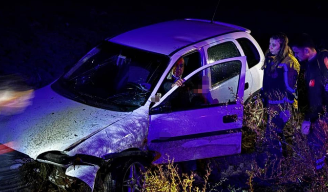 Kontrolden çıkan otomobil tarlaya uçtu: Sürücü güçlükle kurtarıldı