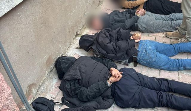 Polise silahlı ve bıçaklı direniş: Firari hükümlü yakalandı