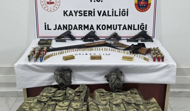 Develi’de jandarma operasyonunda silah ve mühimmat ele geçirildi
