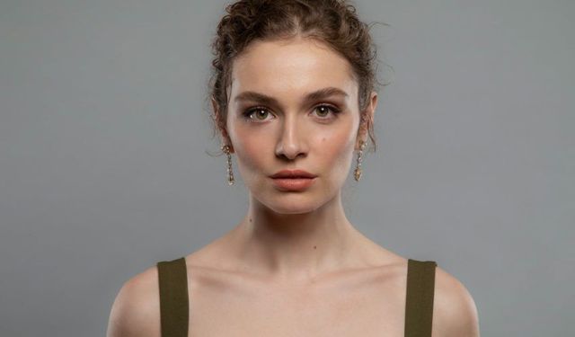 Veliaht’ın Reyhan’ı Serra Arıtürk “O Ses Türkiye Yılbaşı”nda