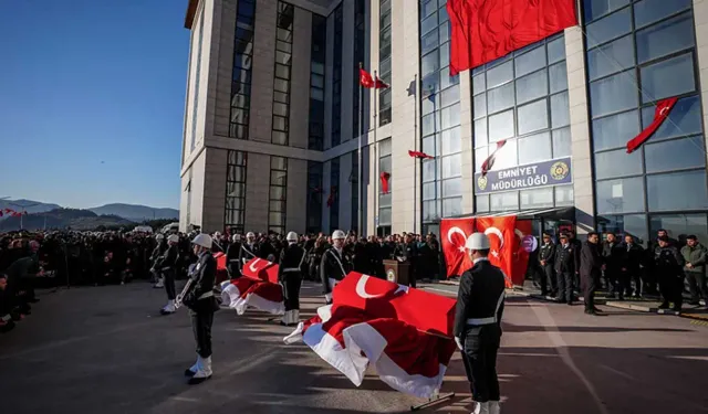 Yalova şehitlerini son yolculuğuna uğurluyor