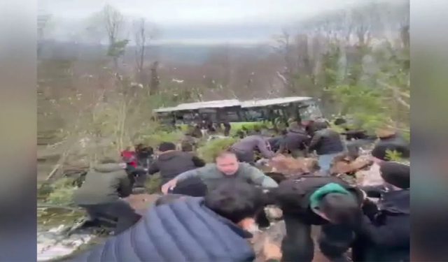 Kartepe’de belediye otobüsü kaza yaptı: Çok sayıda yaralı var