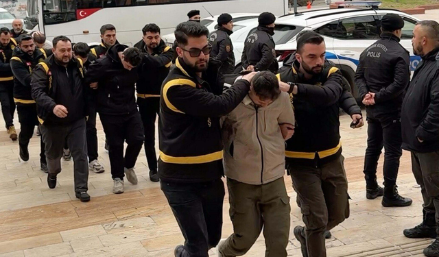 Akraba pazarcılar arasında silahlı kavga: 5 tutuklama