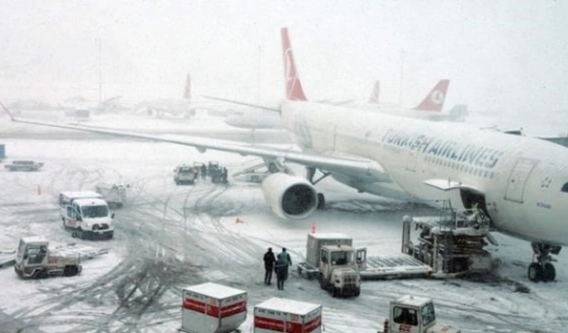 İstanbul’da kar yağışı hava trafiğini aksattı: Bazı uçuşlar iptal edildi